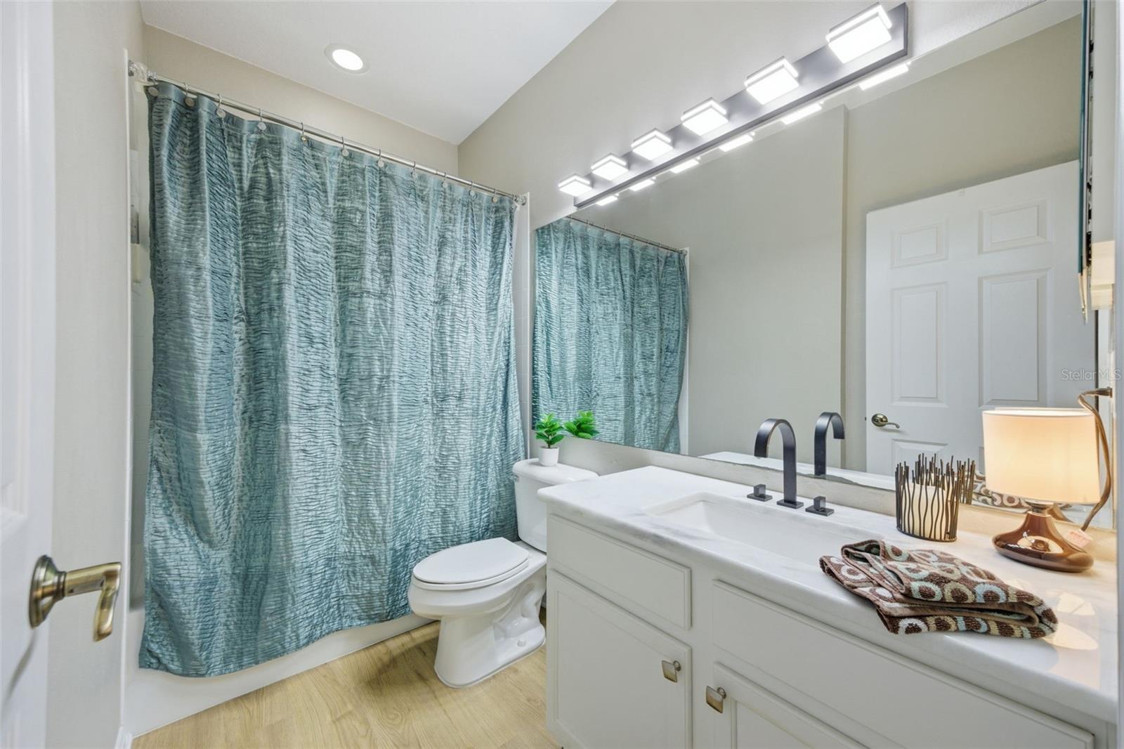 HAMPTON CHASE TWNHMS - Residential