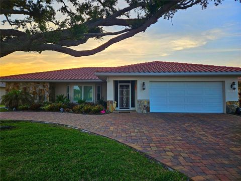 Photo of 1706 S Lakeside Court, Venice, FL 34293 (MLS # O6380584)