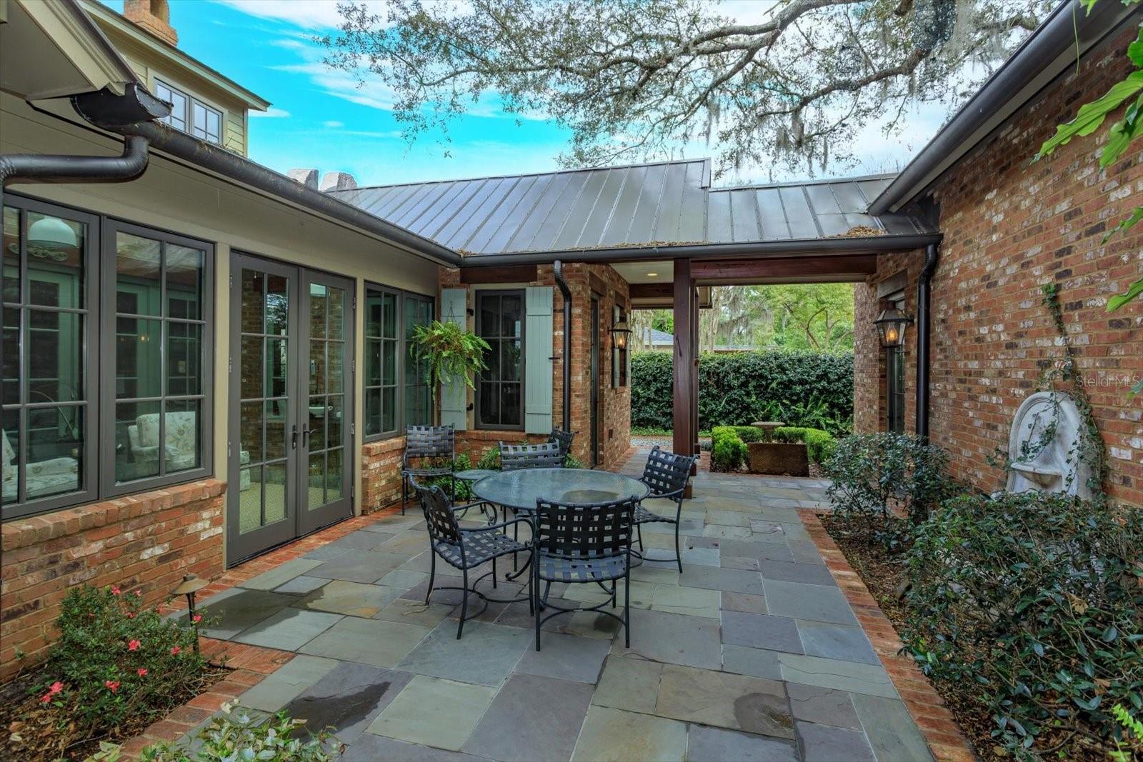 CHARMONT - Residential