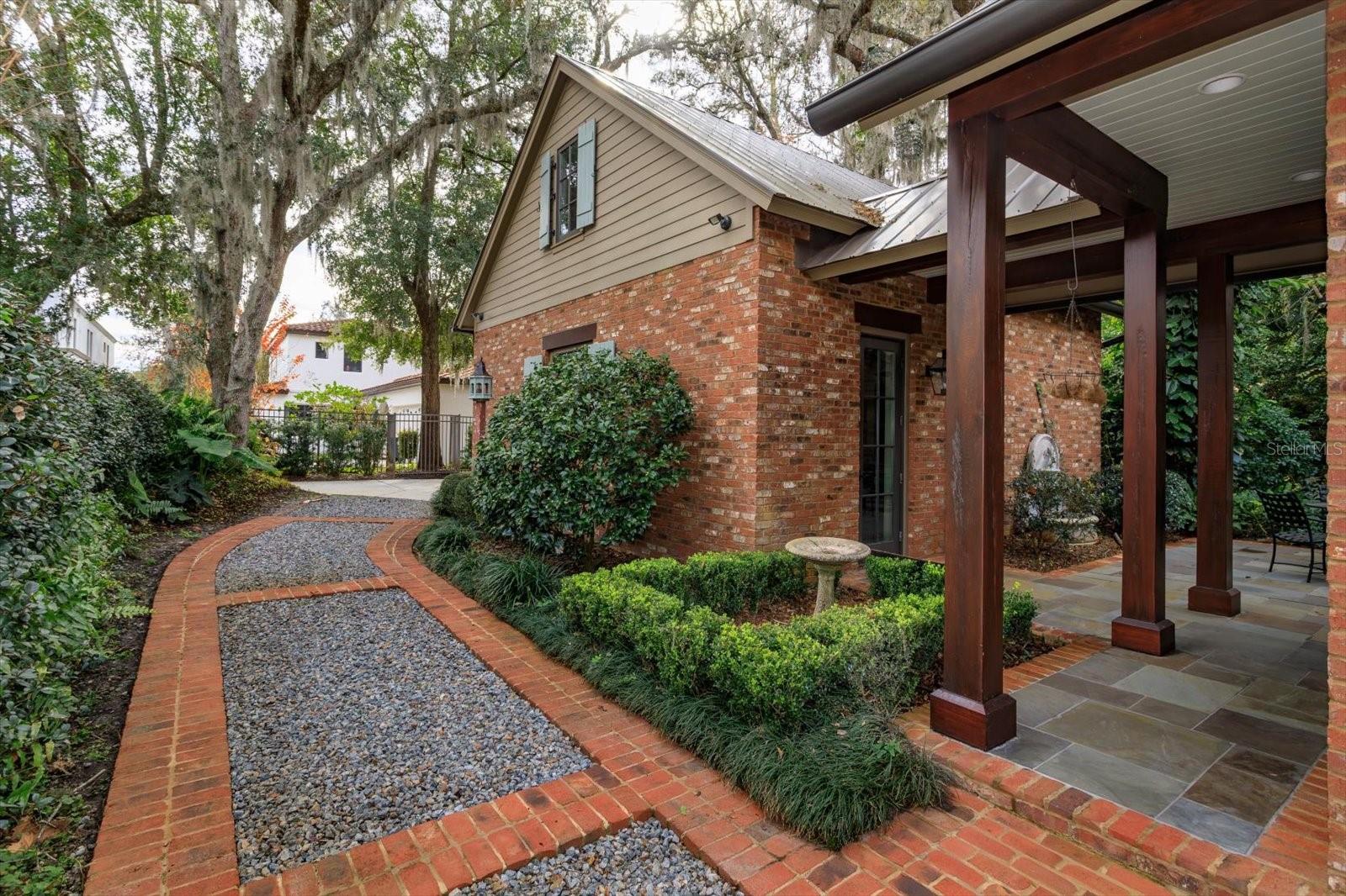 CHARMONT - Residential