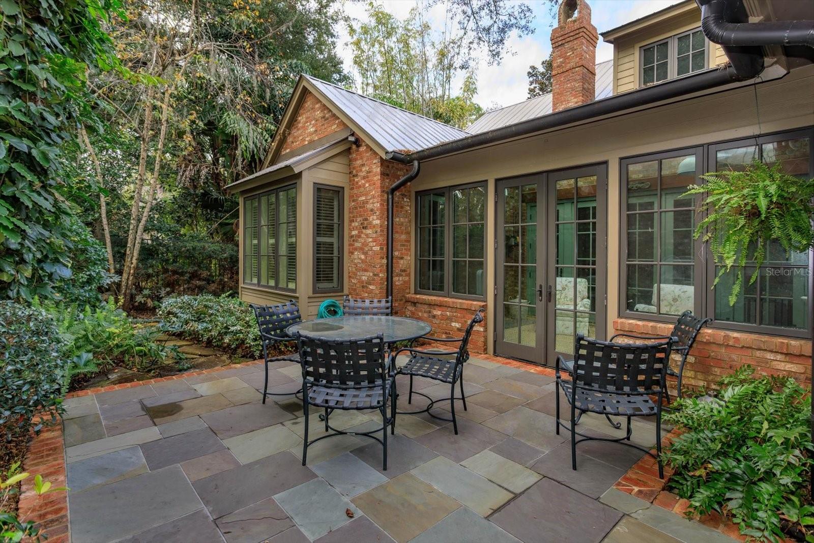 CHARMONT - Residential