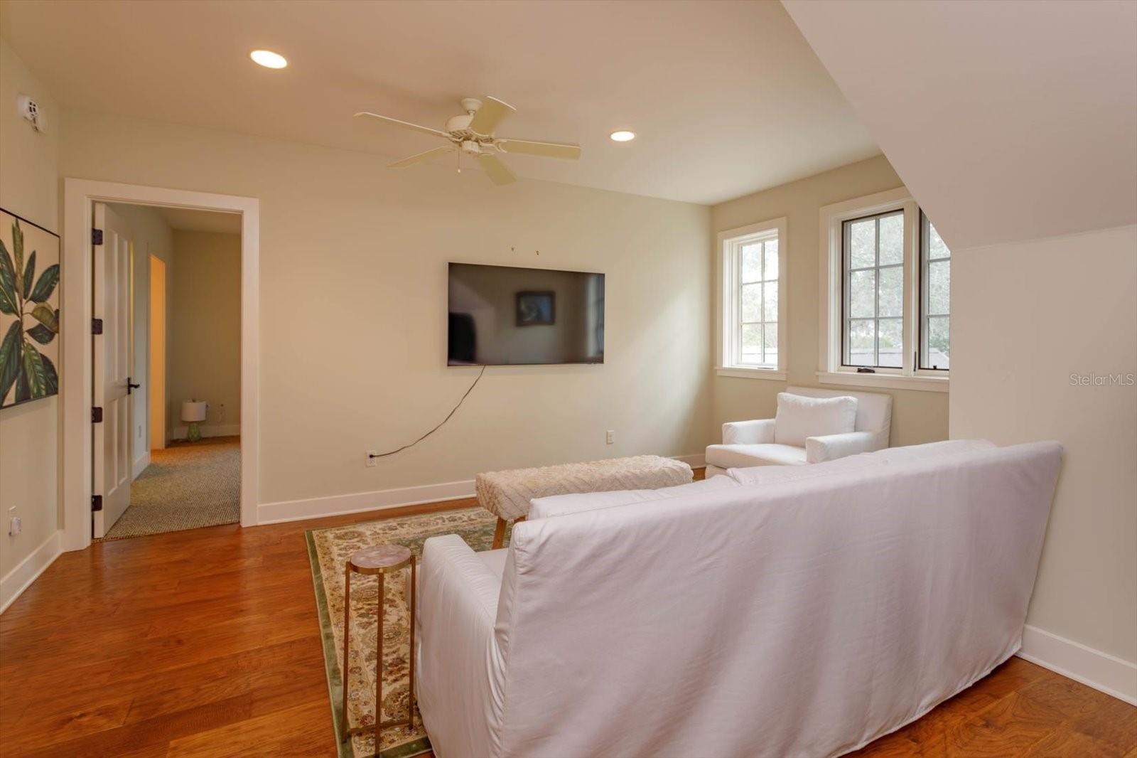 CHARMONT - Residential