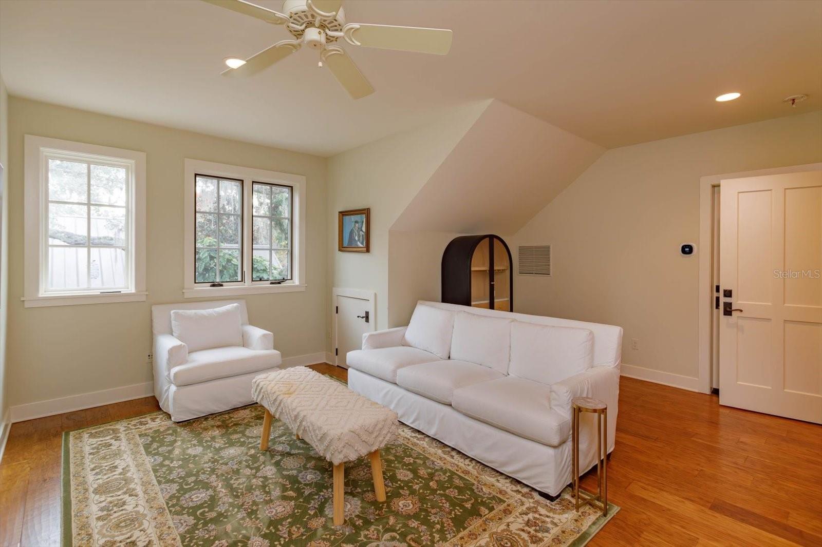 CHARMONT - Residential