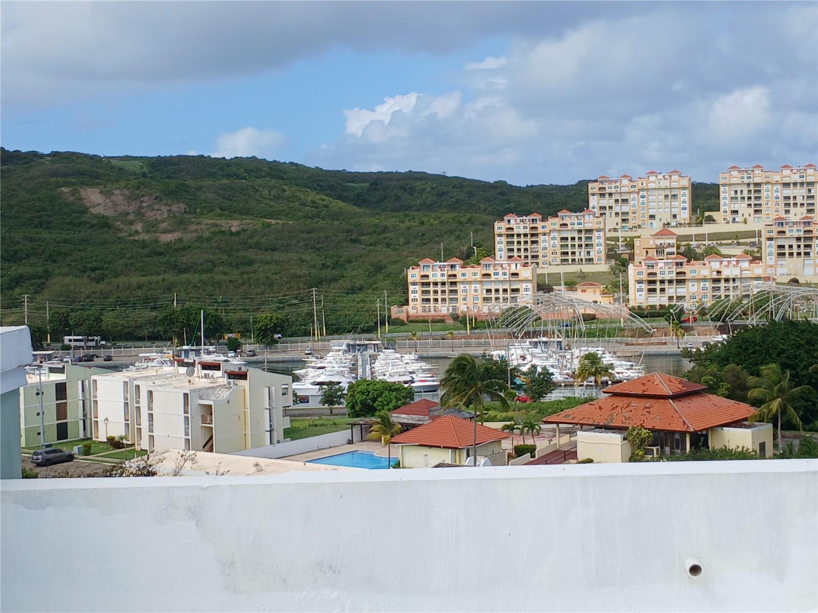 VISTA REAL CONDOMINIUM - Residential