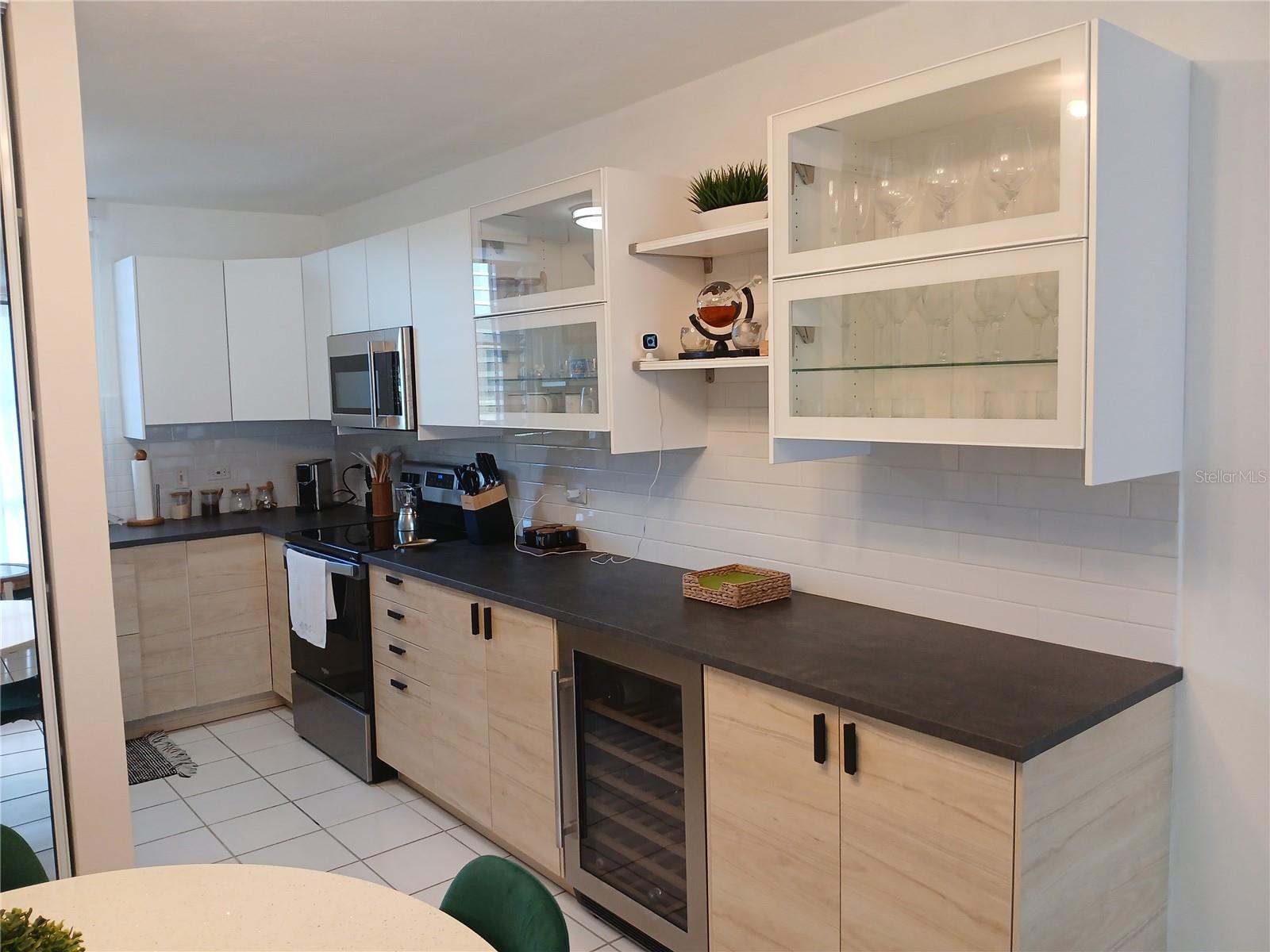 VISTA REAL CONDOMINIUM - Residential