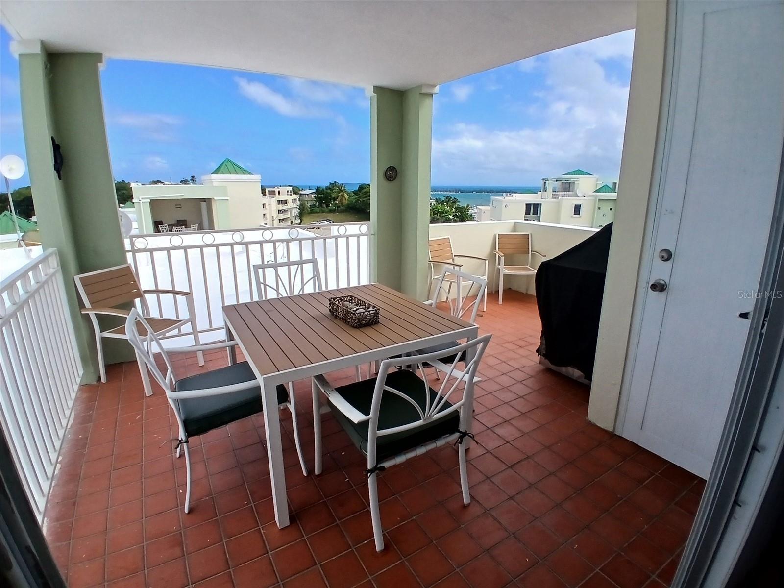 VISTA REAL CONDOMINIUM - Residential