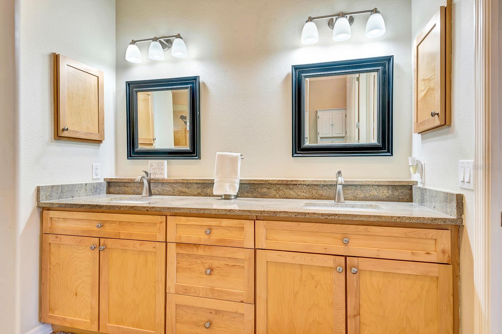 PALMA SOLA TRACE - Residential