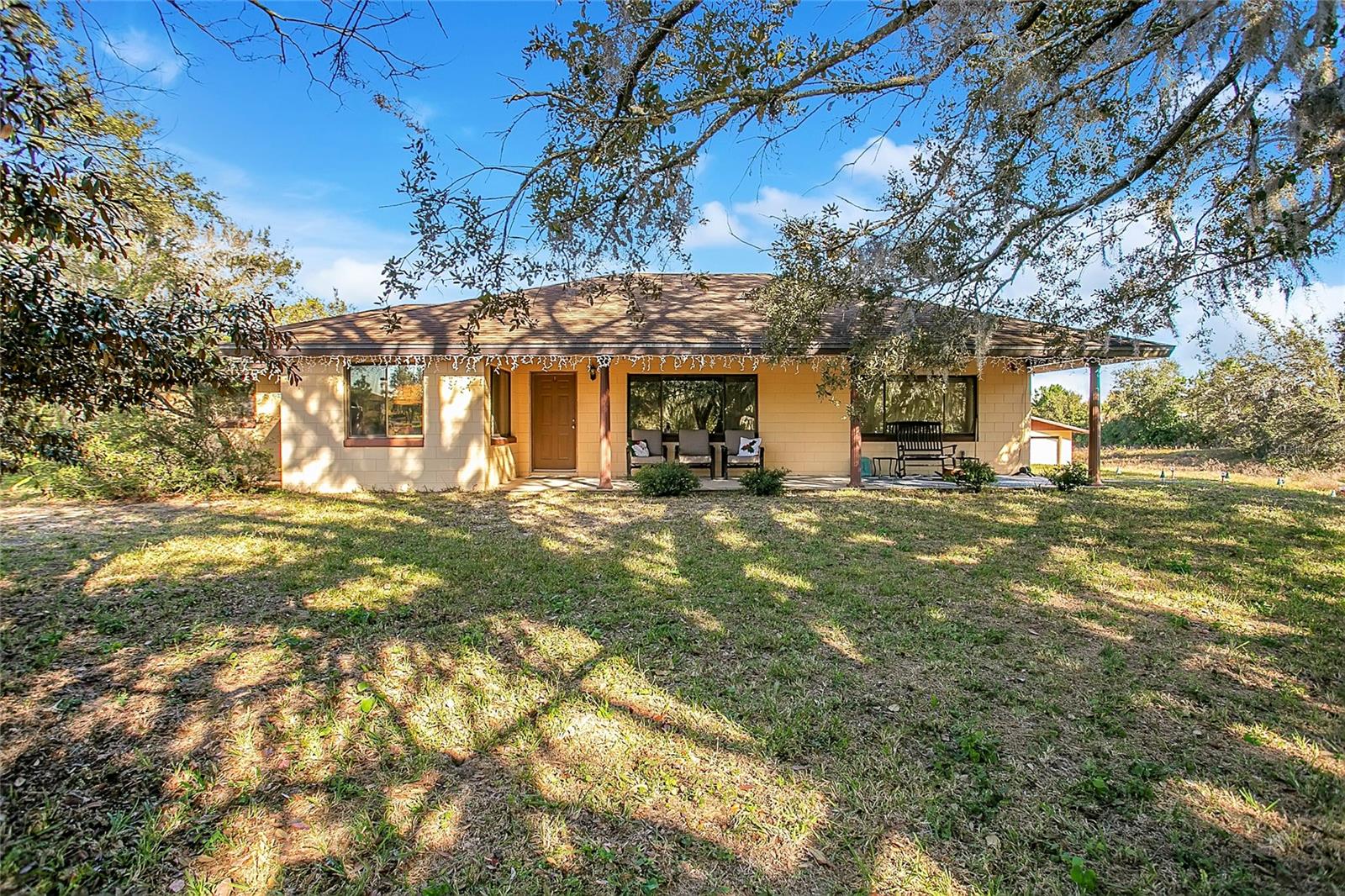 LAKE AVALON GROVES REP - Residential