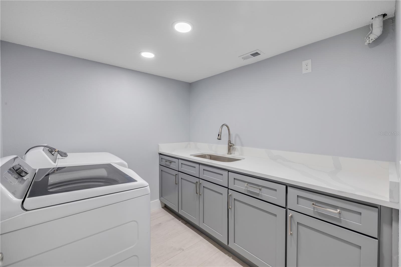 MARINA BAY TOWNHOMES - Residential