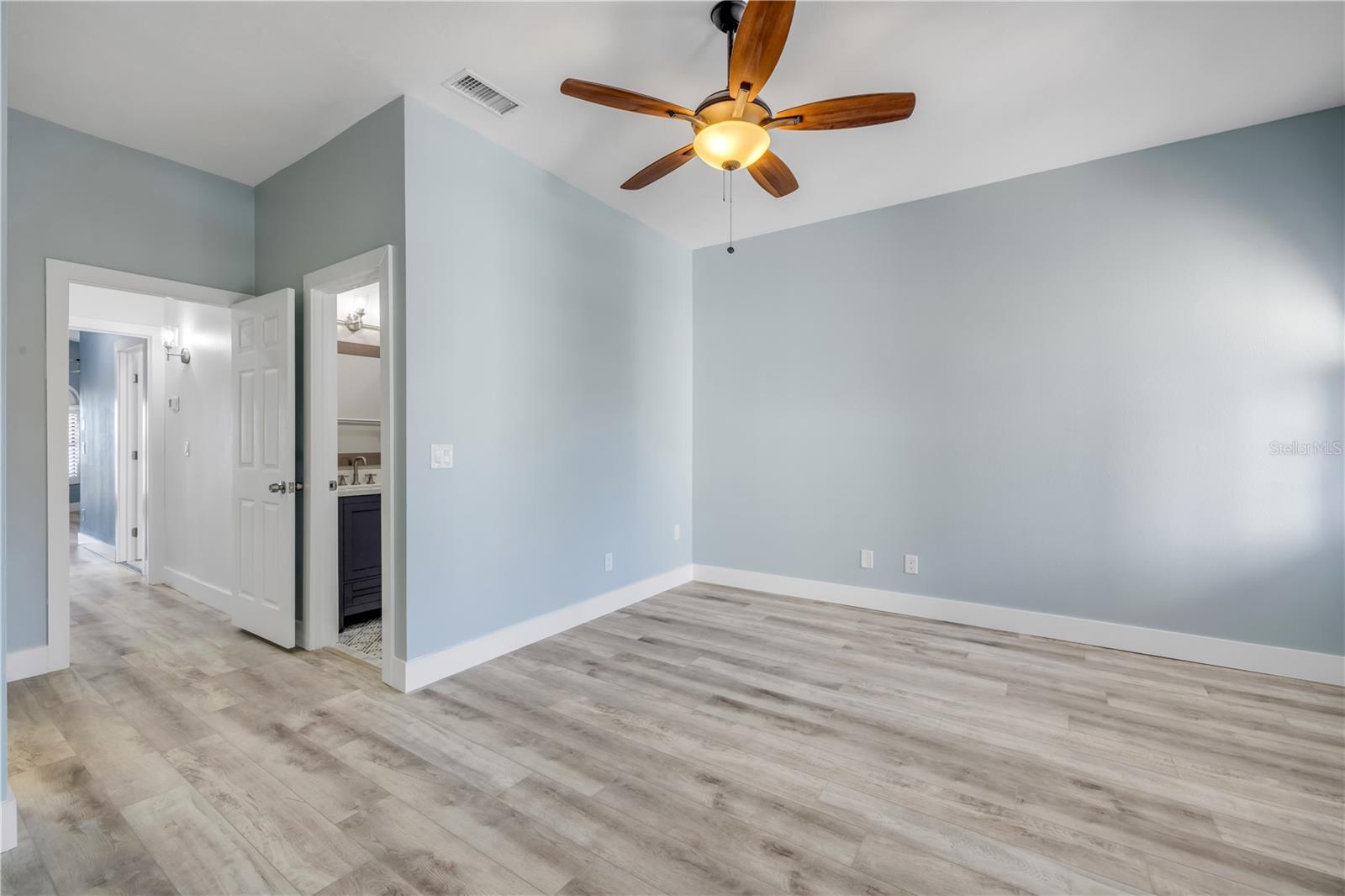 MARINA BAY TOWNHOMES - Residential