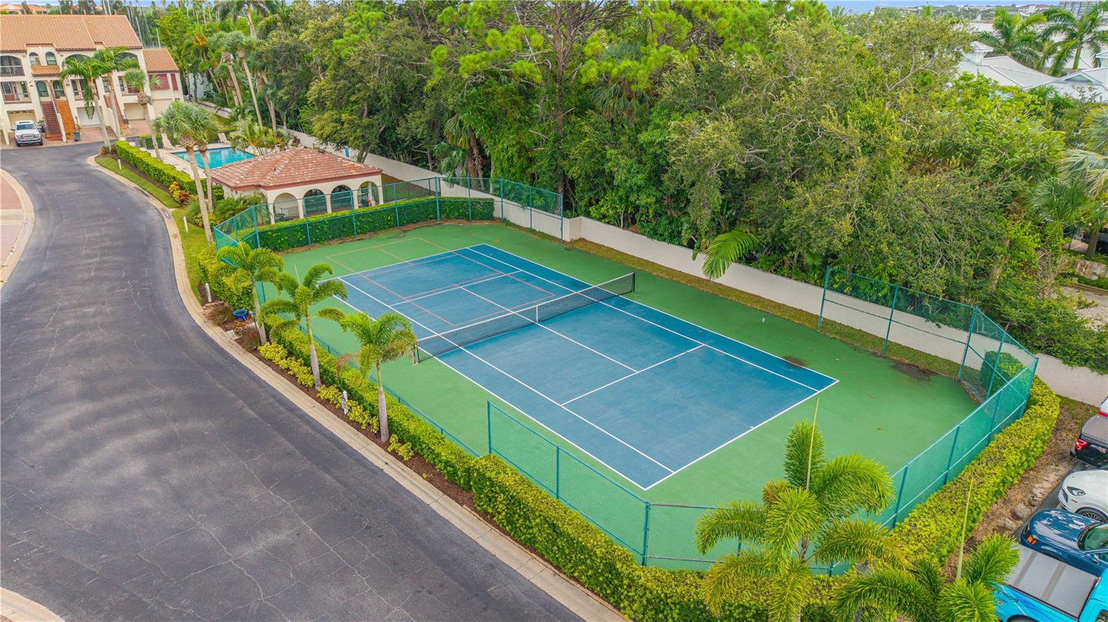 MARINA BAY TOWNHOMES - Residential