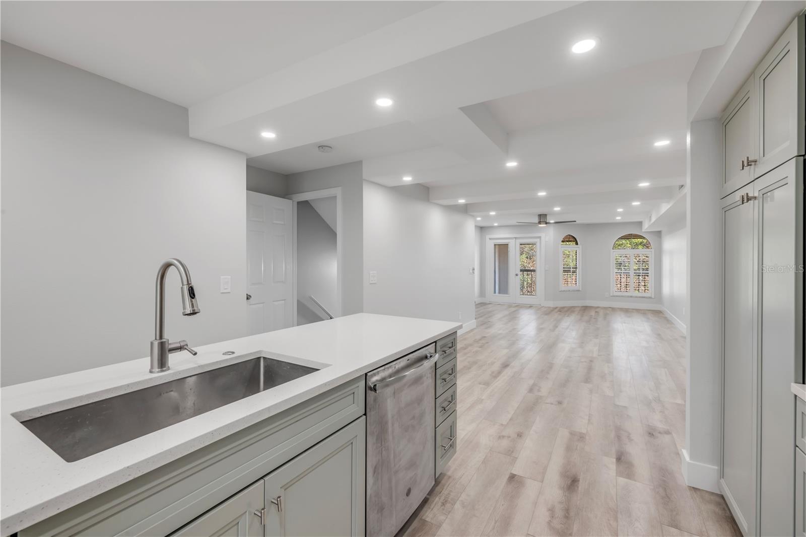 MARINA BAY TOWNHOMES - Residential