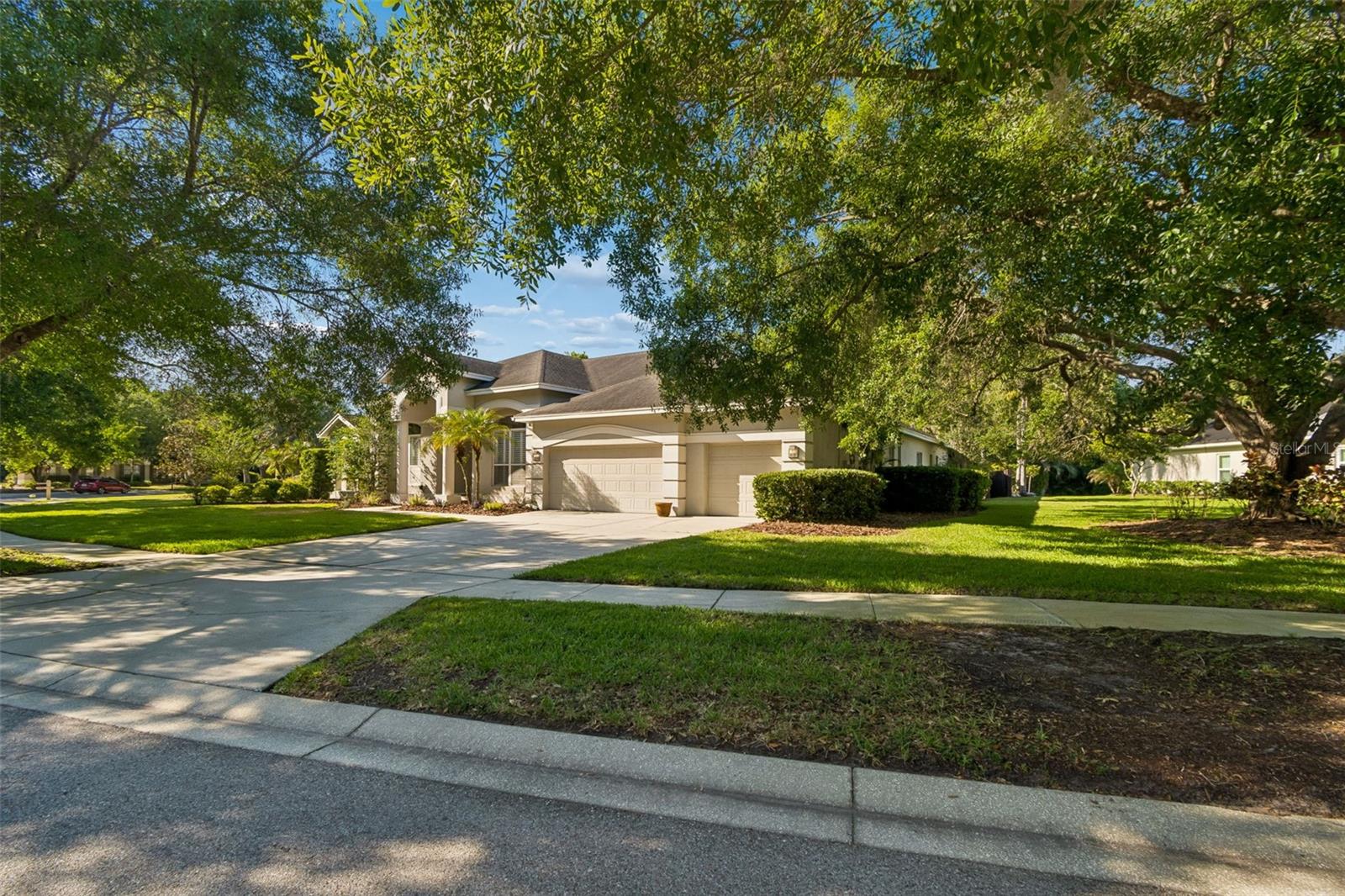 19108 CENTRE ROSE BOULEVARD