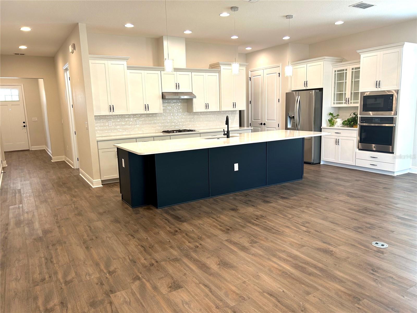 1598 WHITEWOOD COURT