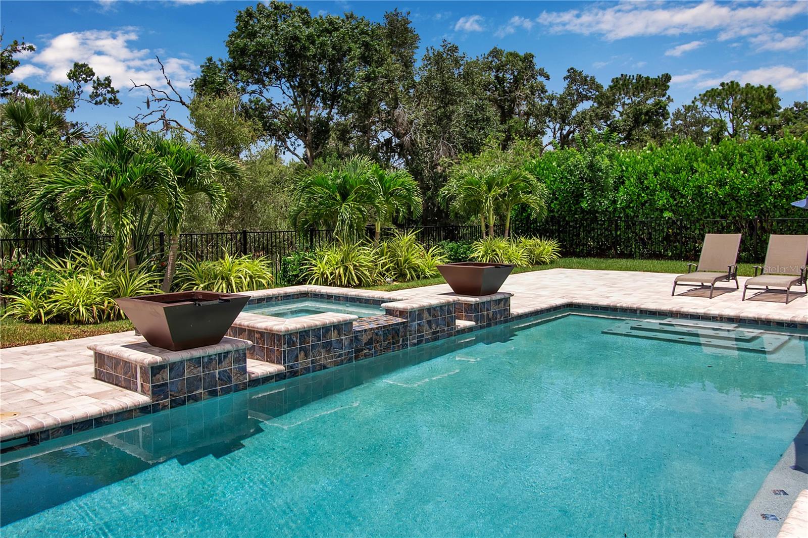 ARBOR LAKES ON PALMER RANCH - Residential