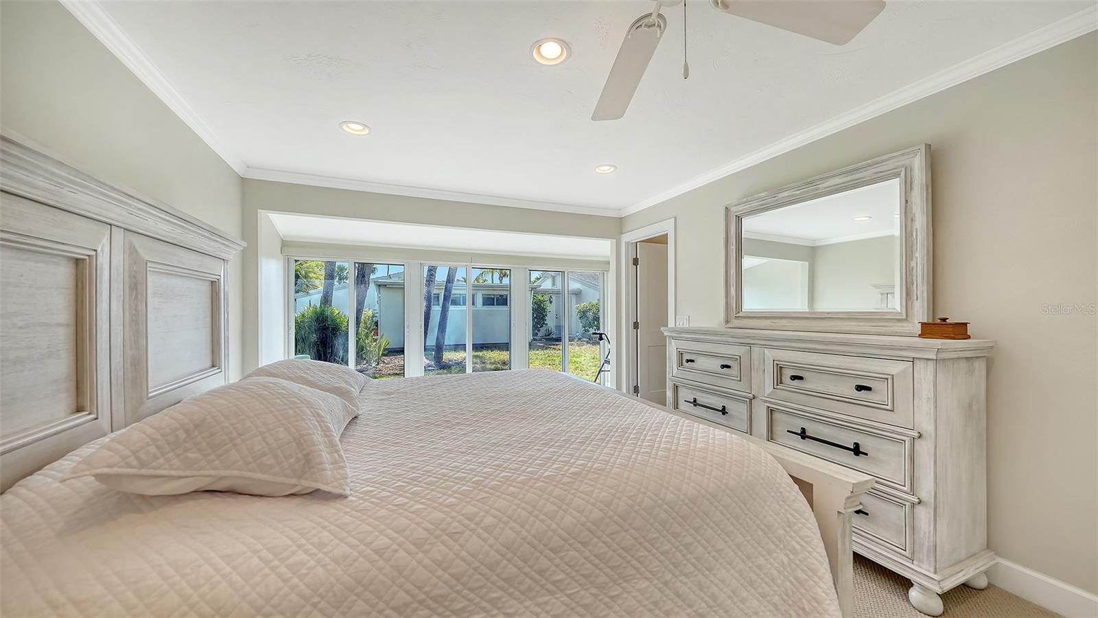 WHISPERING SANDS - Residential