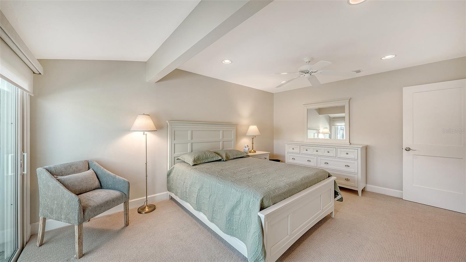 WHISPERING SANDS - Residential