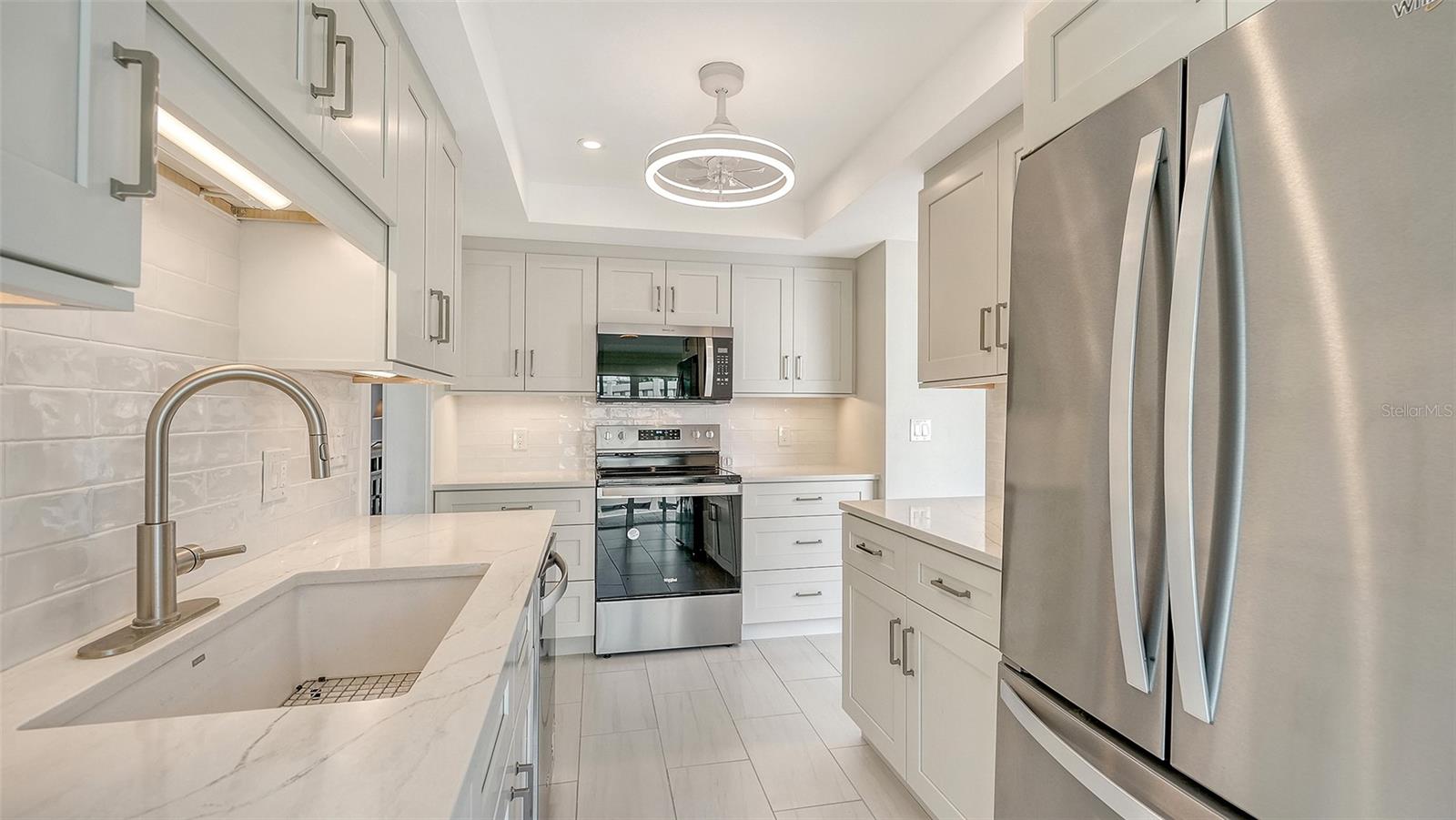 WHISPERING SANDS - Residential