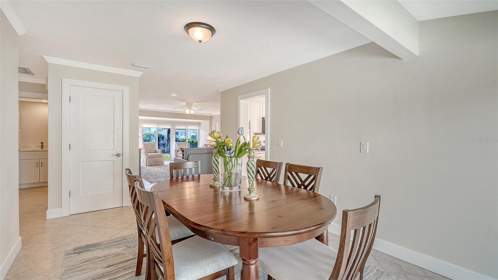 WHISPERING SANDS - Residential