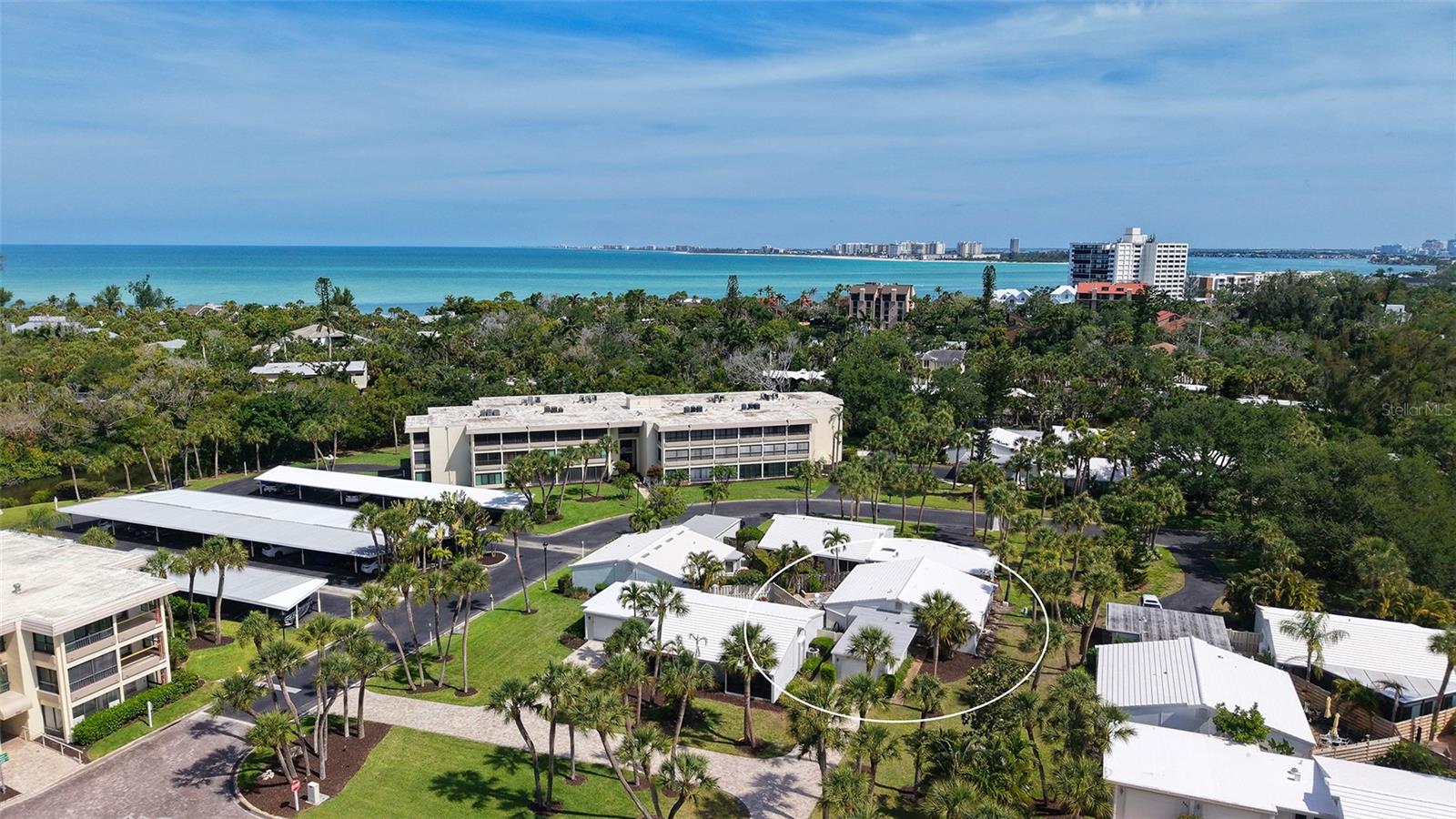 WHISPERING SANDS - Residential
