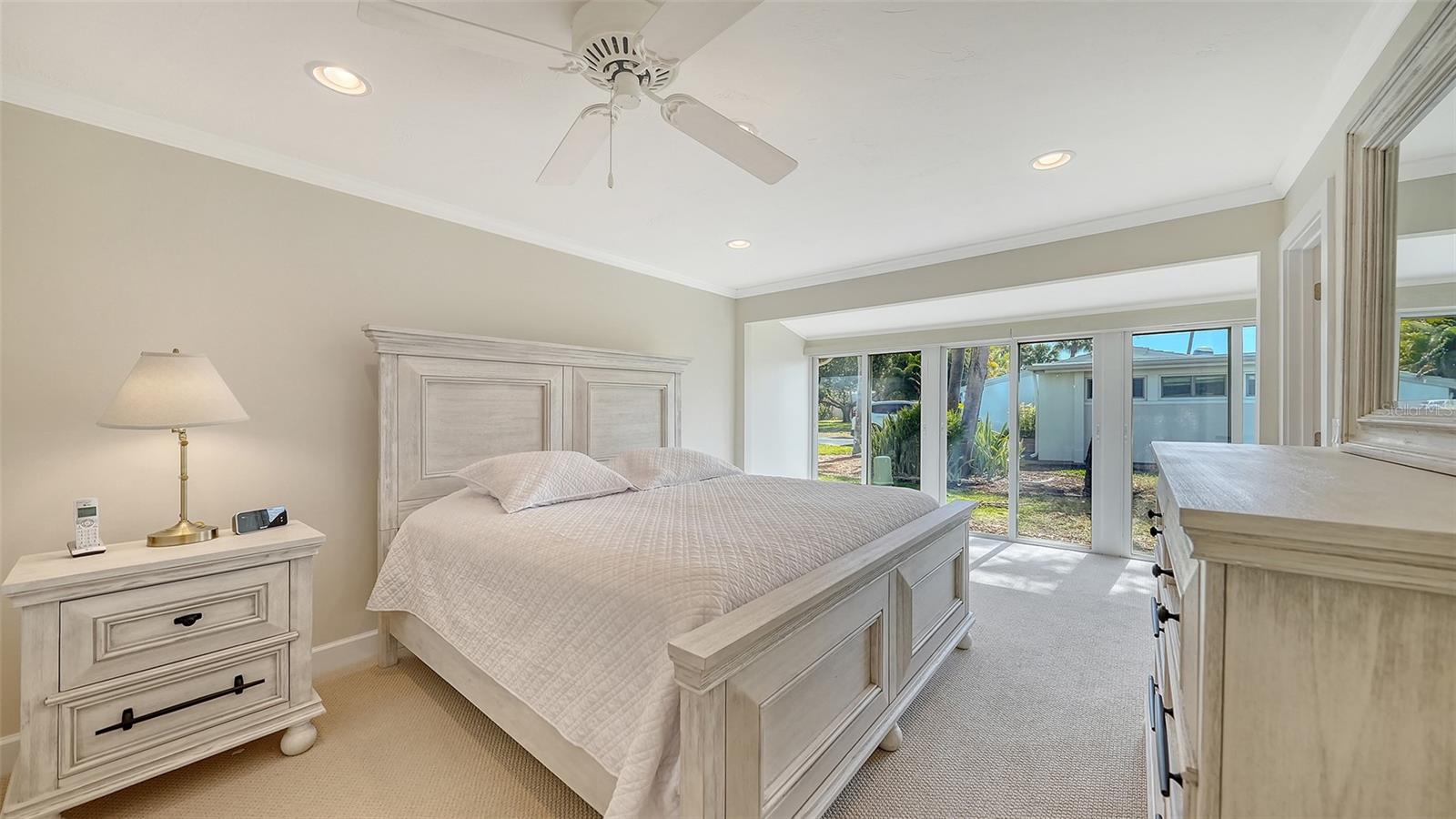 WHISPERING SANDS - Residential