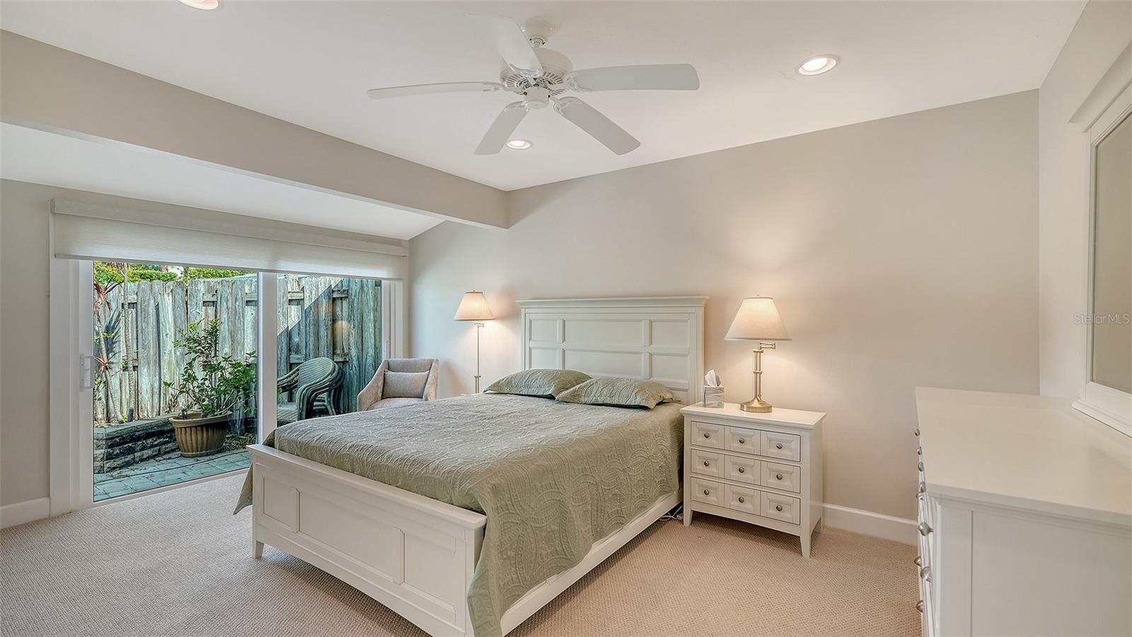 WHISPERING SANDS - Residential