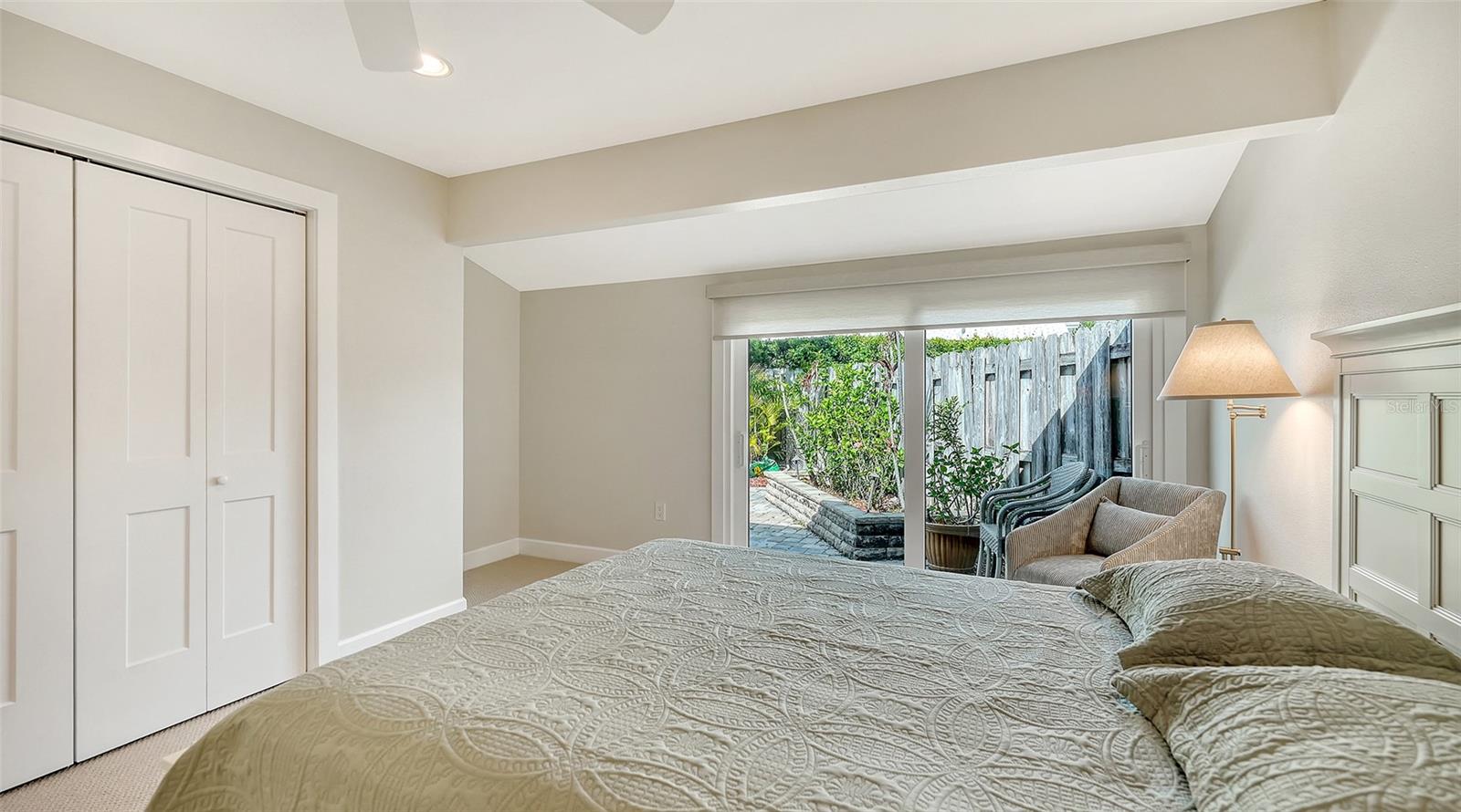 WHISPERING SANDS - Residential