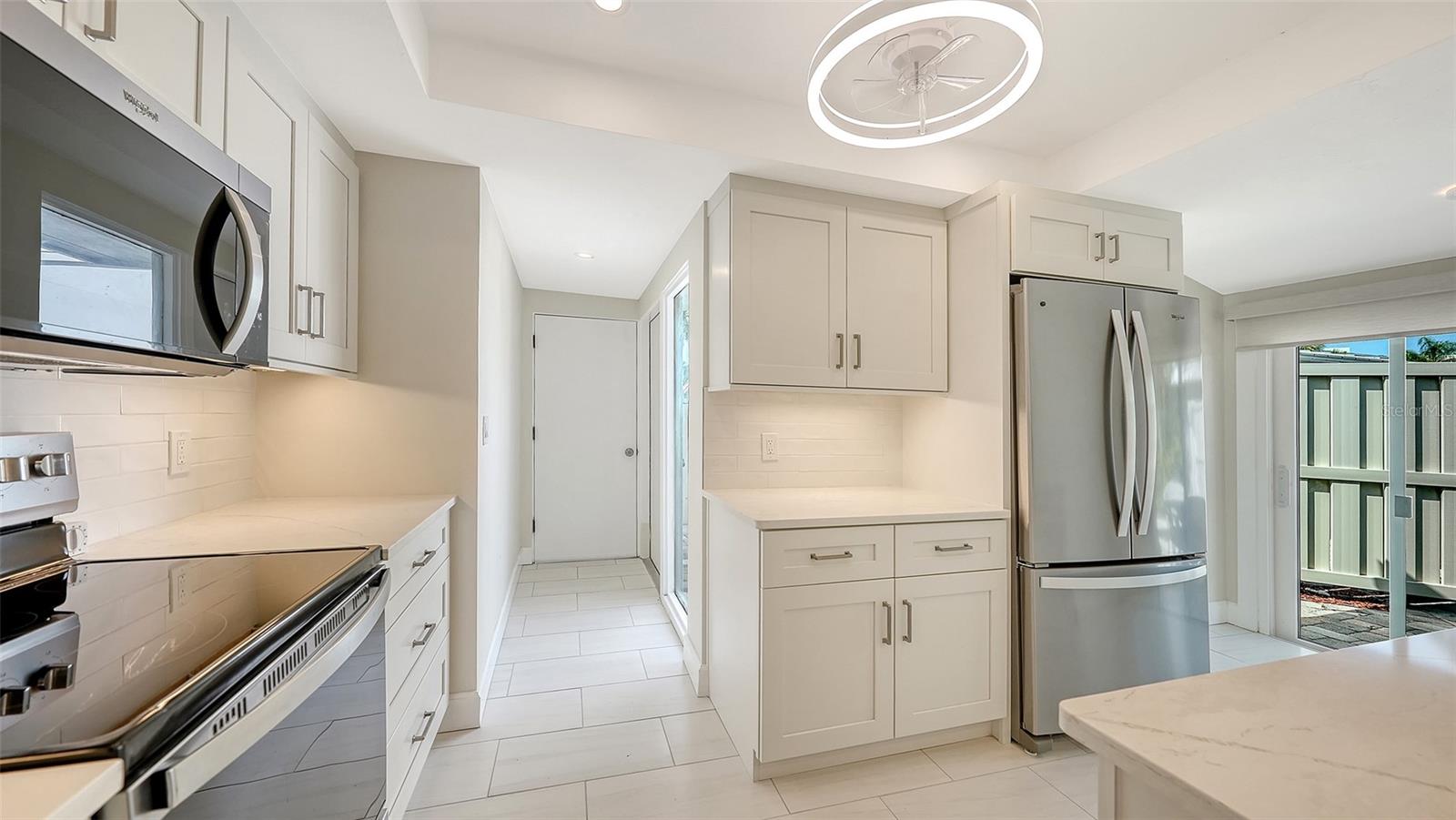 WHISPERING SANDS - Residential