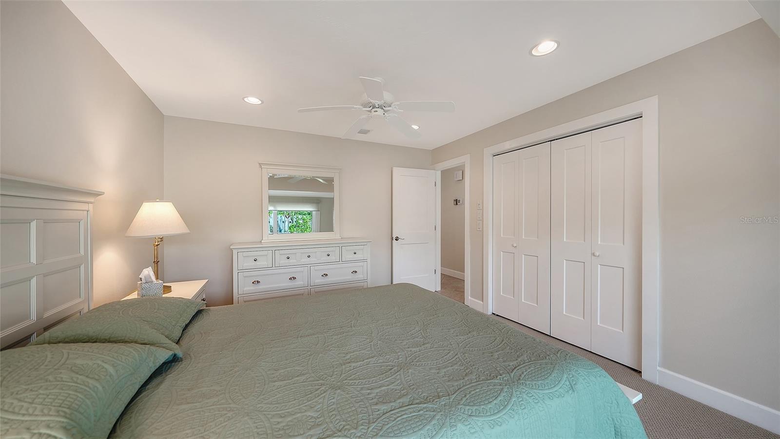 WHISPERING SANDS - Residential