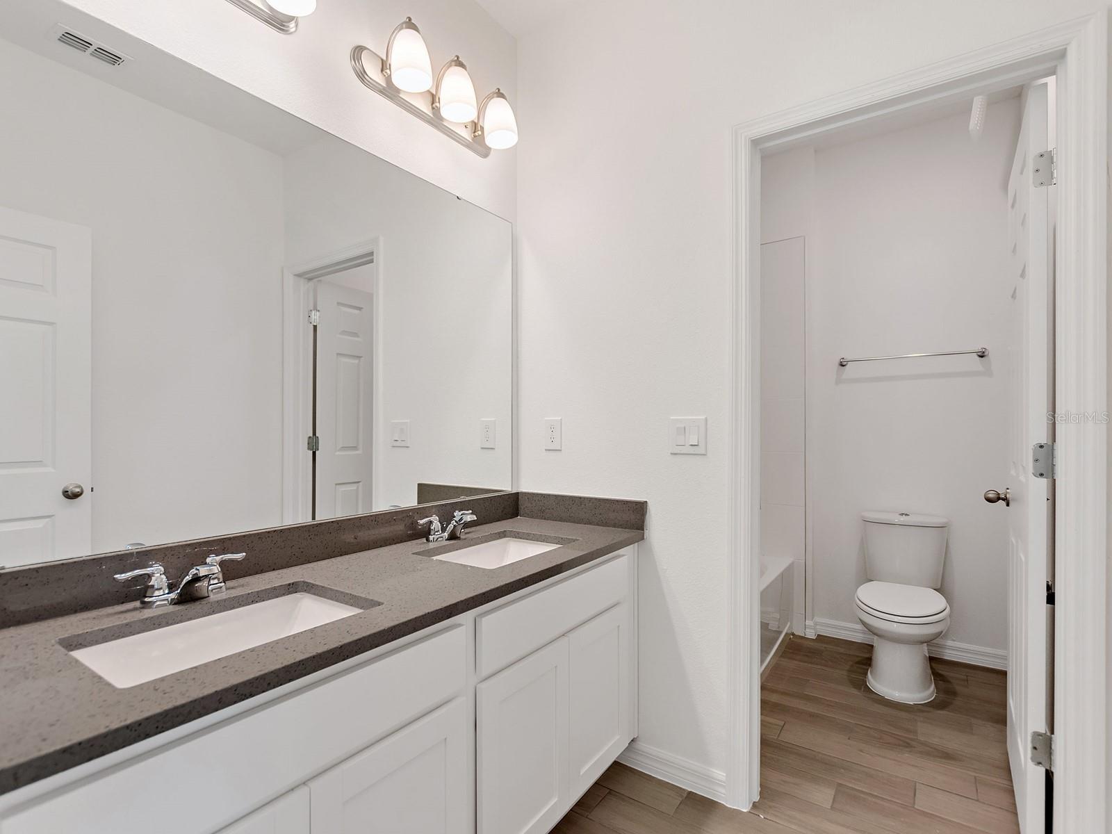 Palms-Ph 4 - Residential