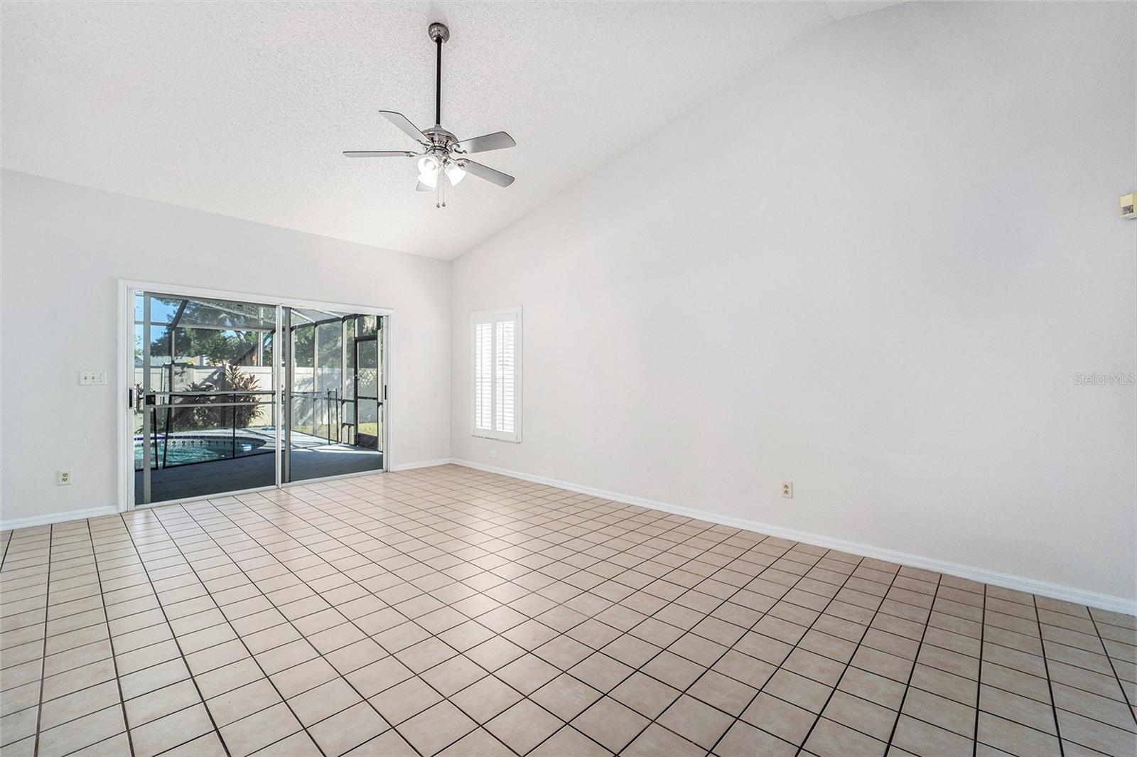 2210 LAKE BAY WAY