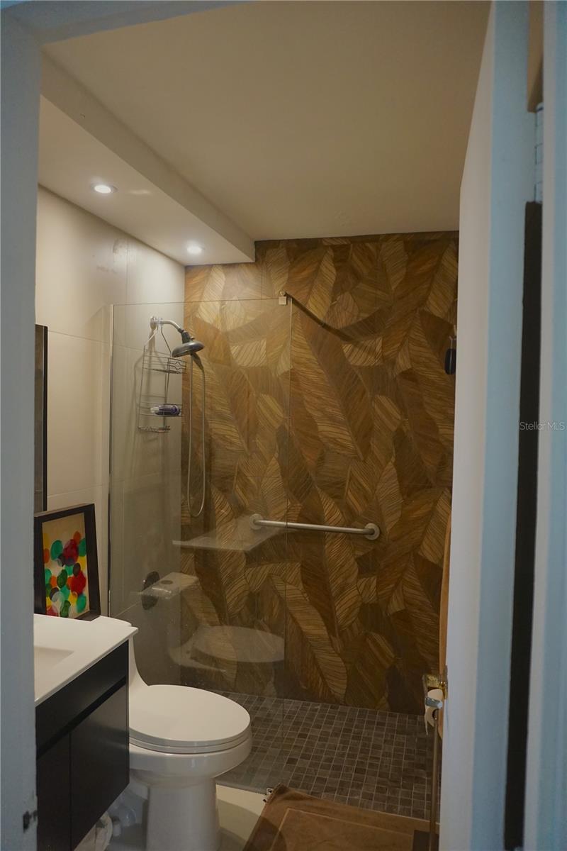 LAGOON FLATS - Residential