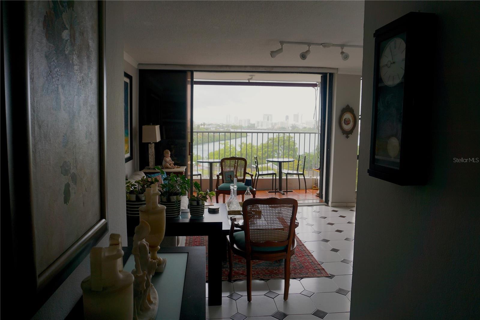 LAGOON FLATS - Residential