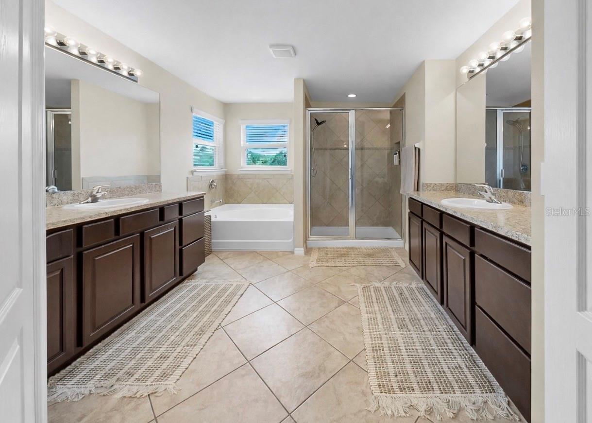 MCKINLEY OAKS - Residential