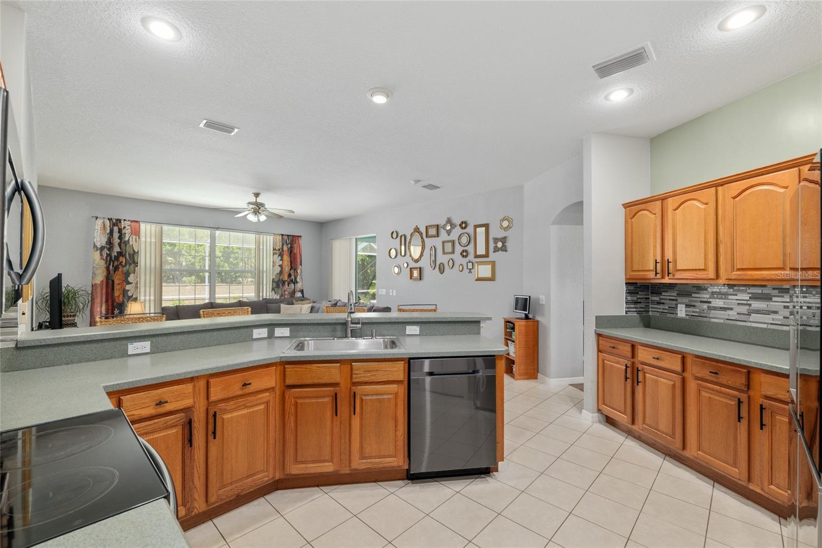 RAINBOW SPRINGS COUNTRY CLUB - Residential