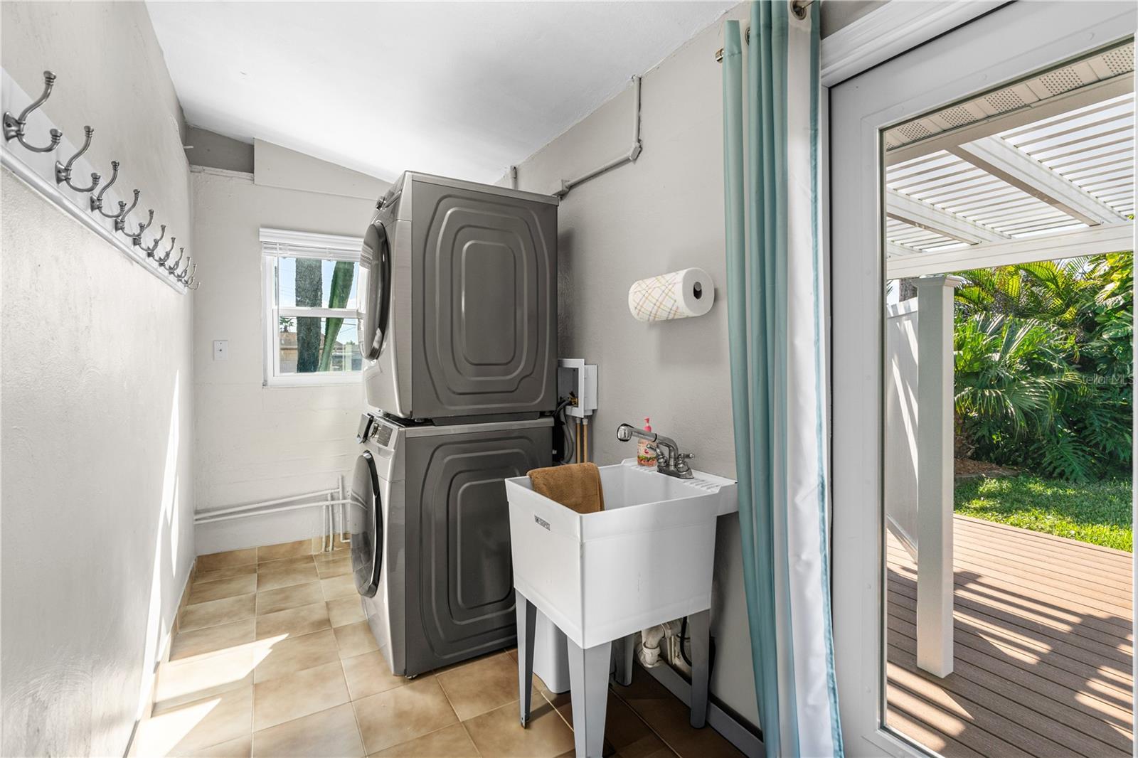 RAYMONDE SHORES ADD 02 - Residential