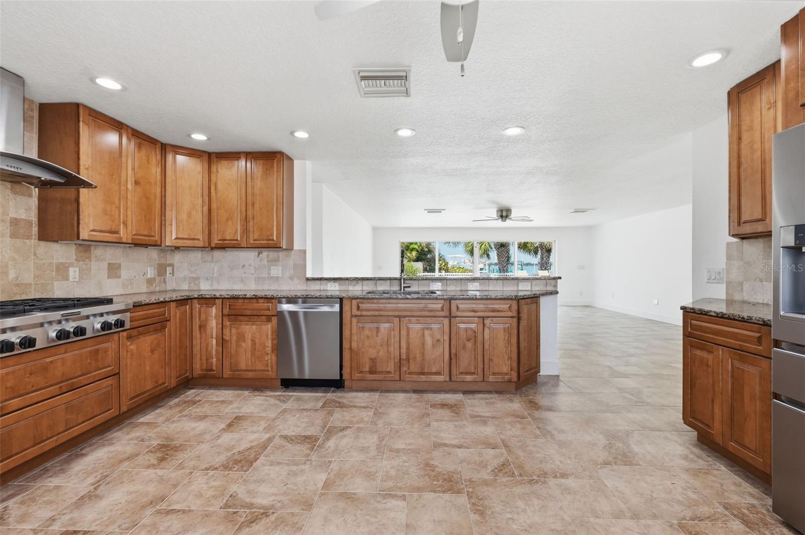 THREE PALMS POINT - Residential