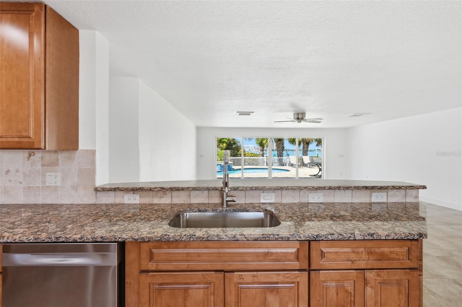 THREE PALMS POINT - Residential