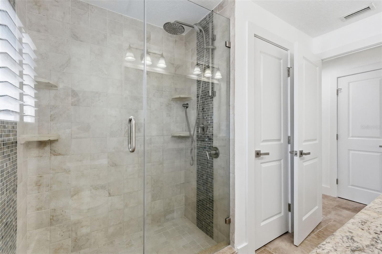 THREE PALMS POINT - Residential