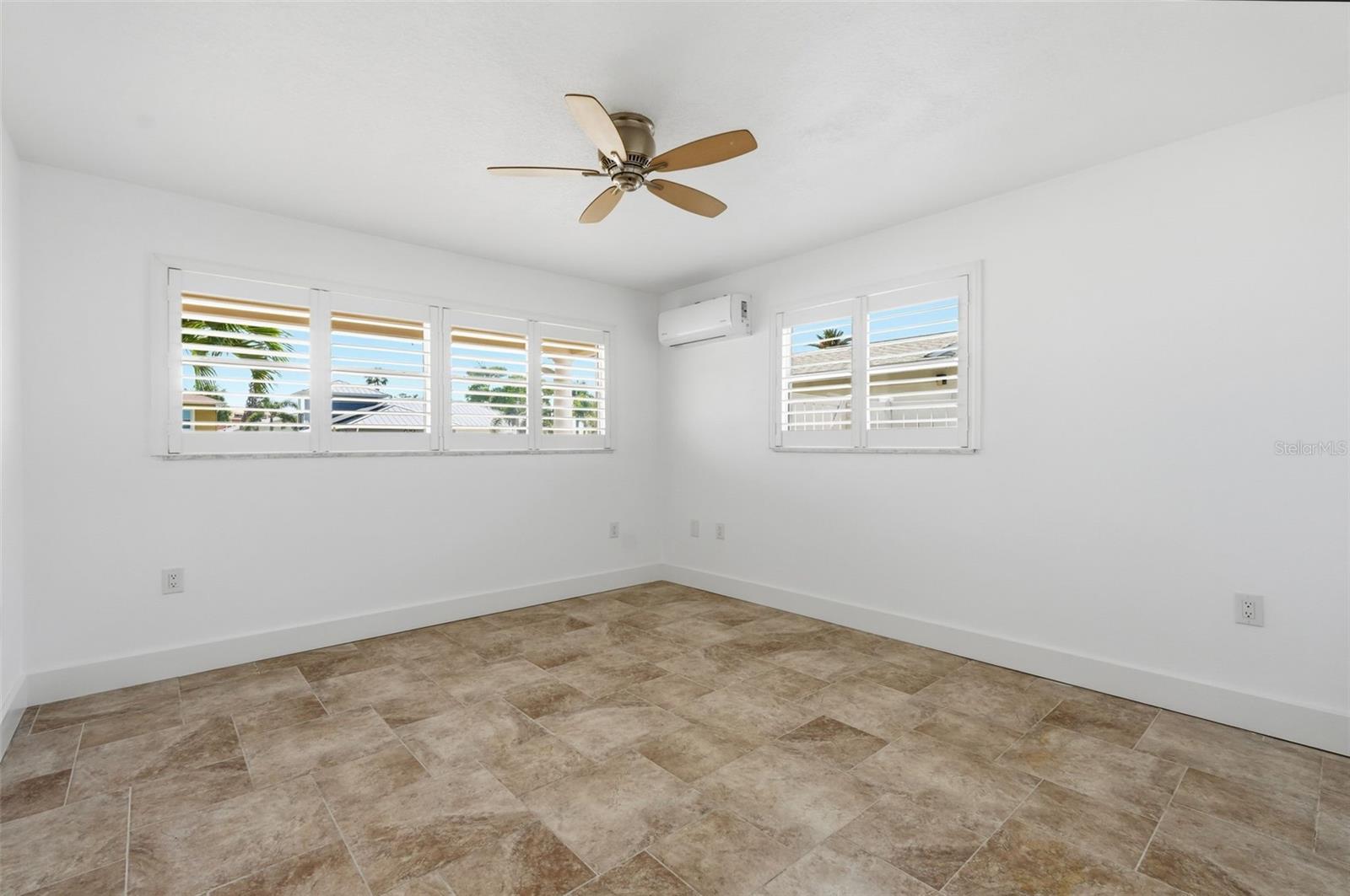 THREE PALMS POINT - Residential