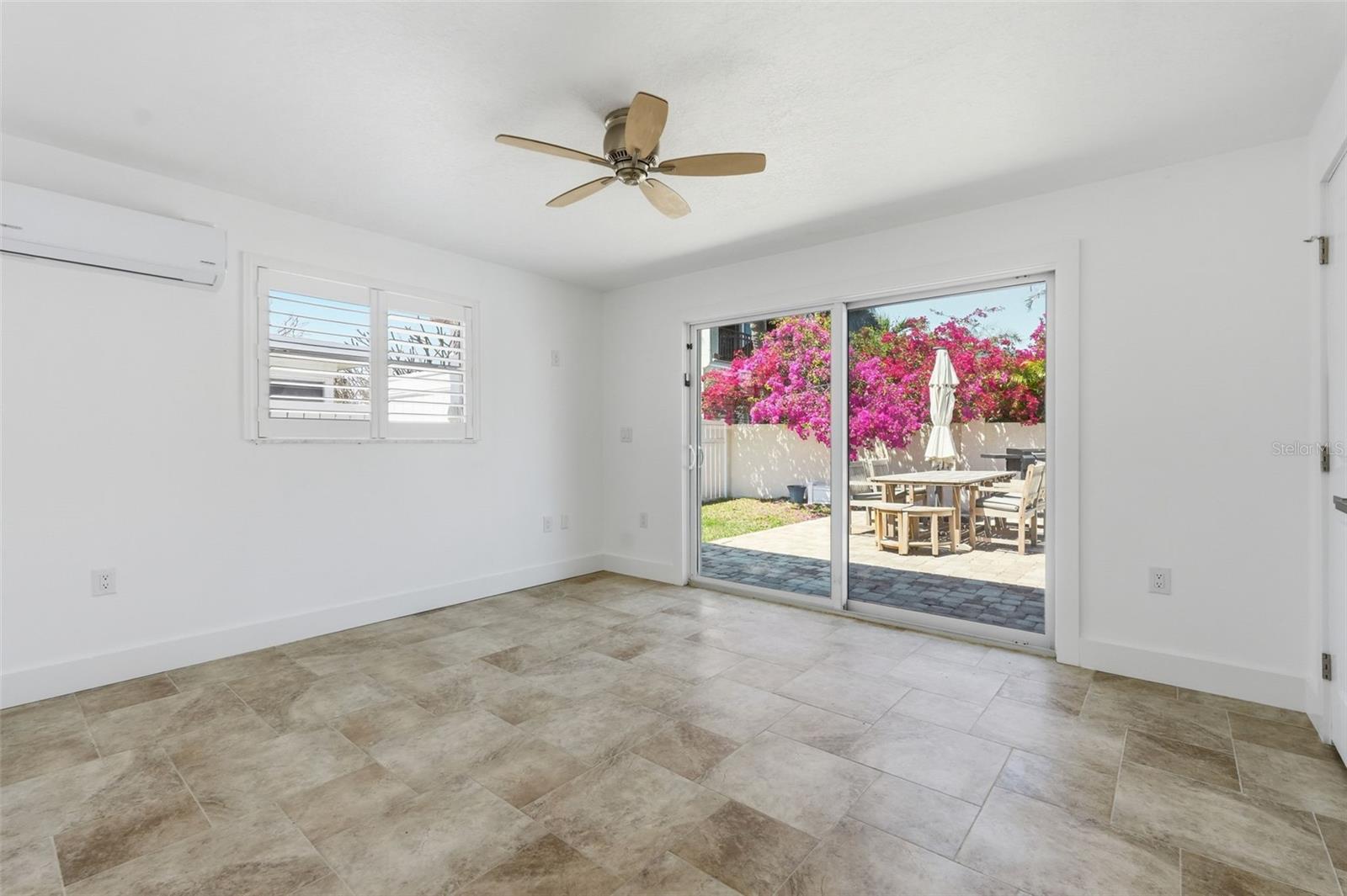 THREE PALMS POINT - Residential