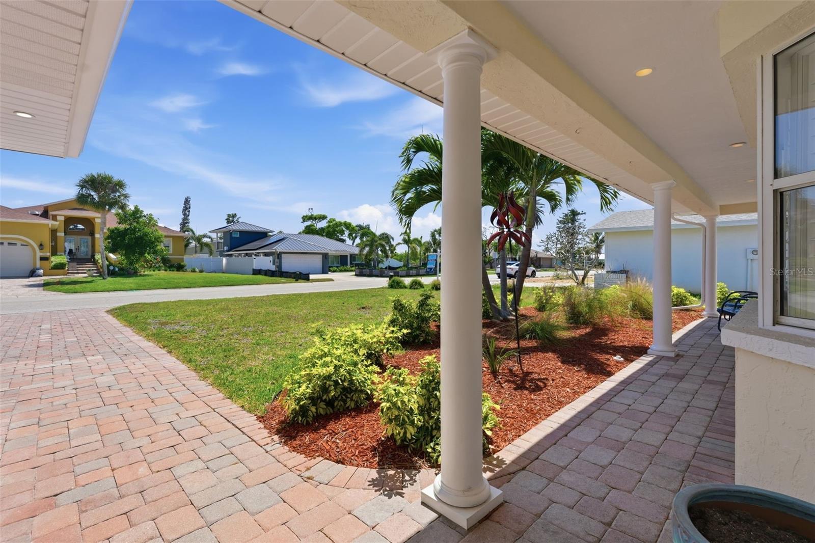 THREE PALMS POINT - Residential