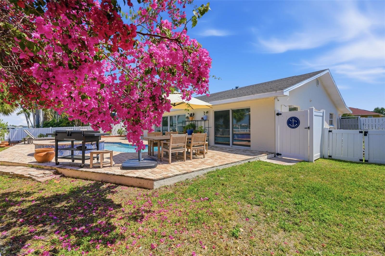 THREE PALMS POINT - Residential