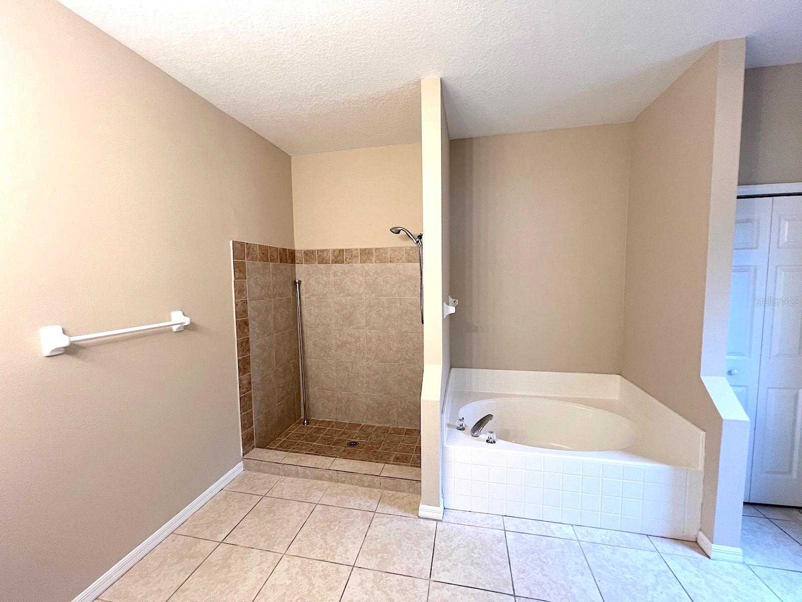 LEHIGH WOODS - Residential Lease