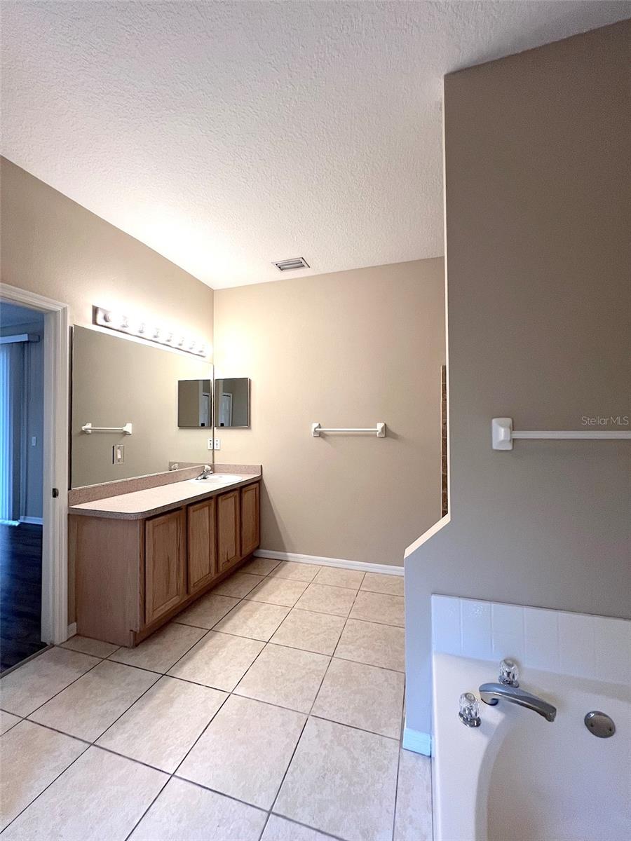 LEHIGH WOODS - Residential Lease