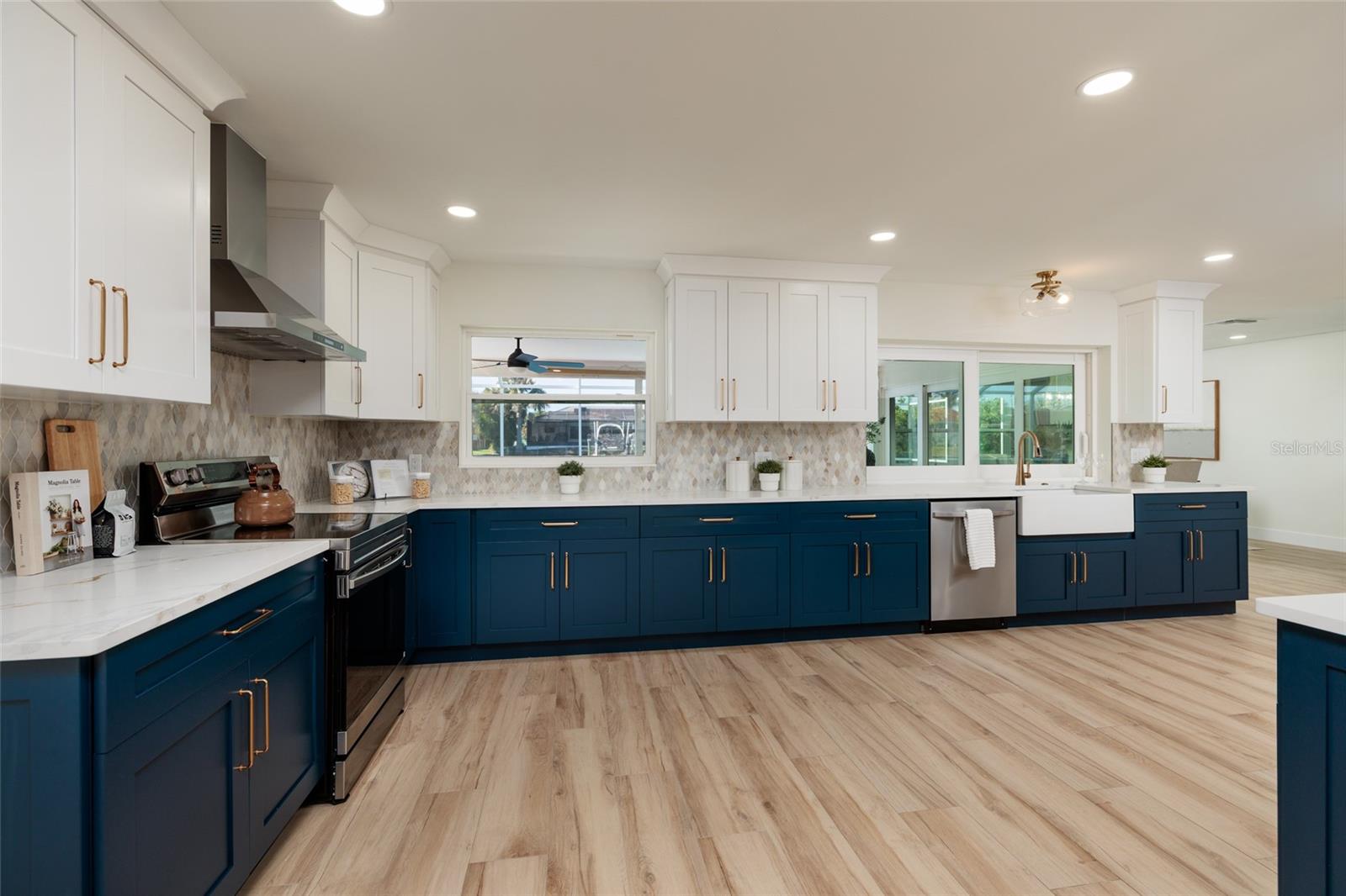 VENETIAN ISLES - Residential