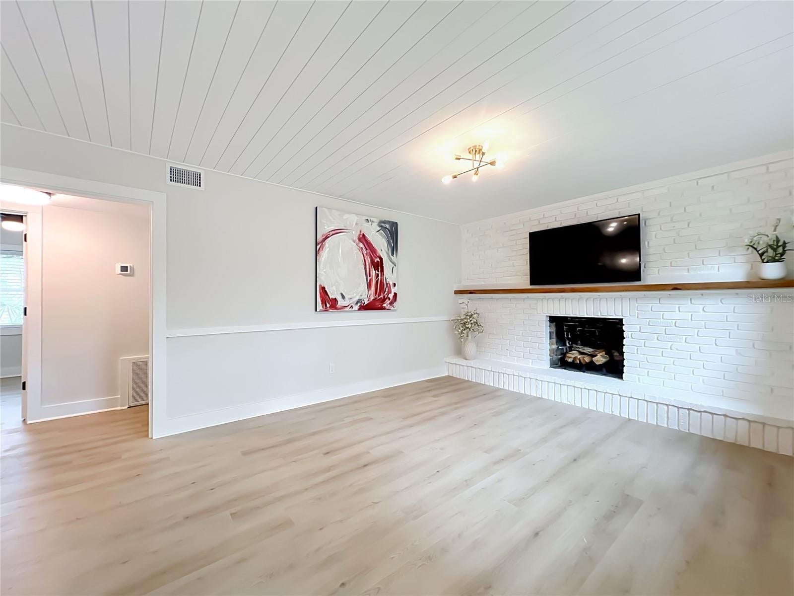 227 W BAY STREET