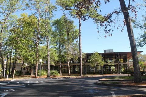 A home in LAKE MARY