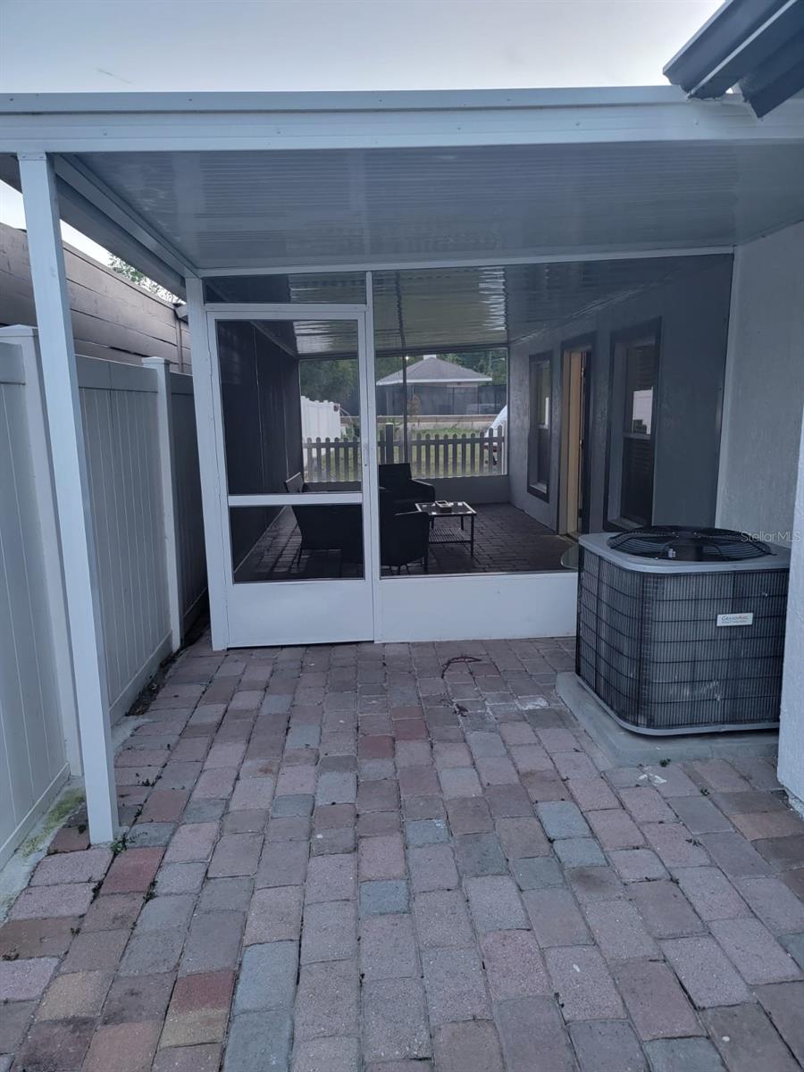 WILSHIRE OAKS - Residential Lease