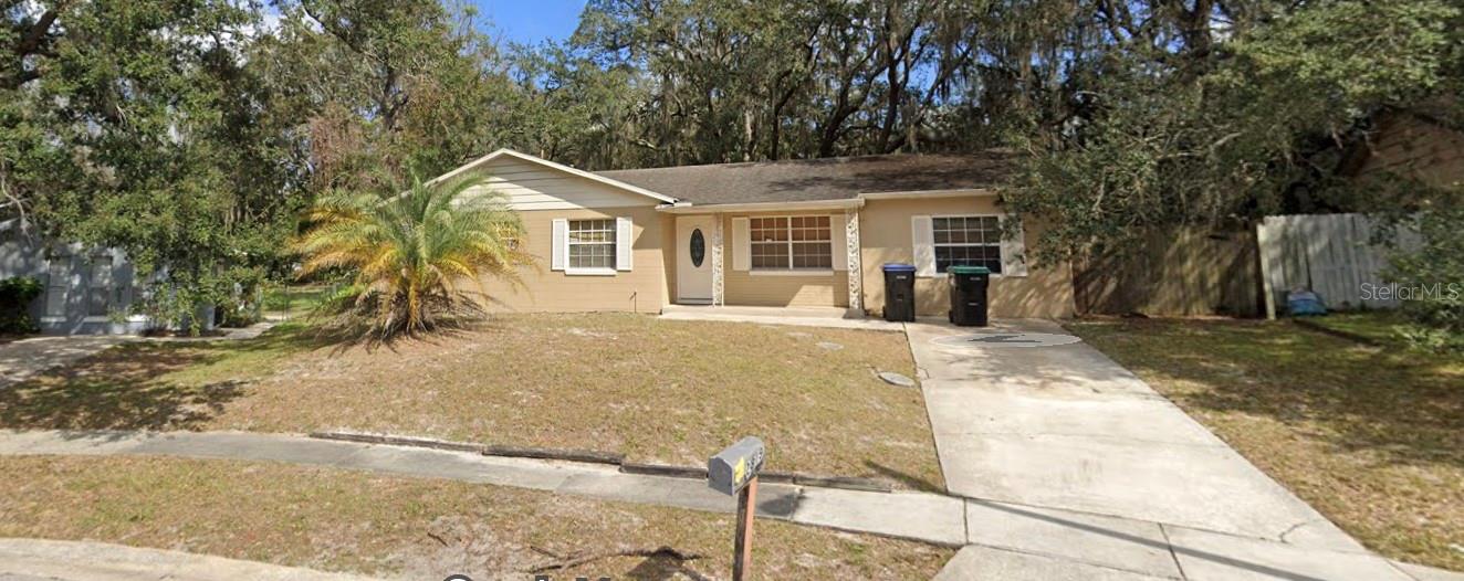 Freshly remodeled 3BR/2 BA home Features A Spacious living area, tile flooring, with a large backyard—perfect for outdoor Entertaining. Conveniently located near UCF, shopping, schools, and major highways.